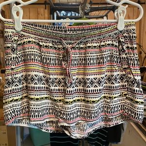 Old navy fabric shorts